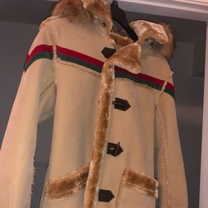 Men’s medium 3/4 length coat w/ removable fur hood